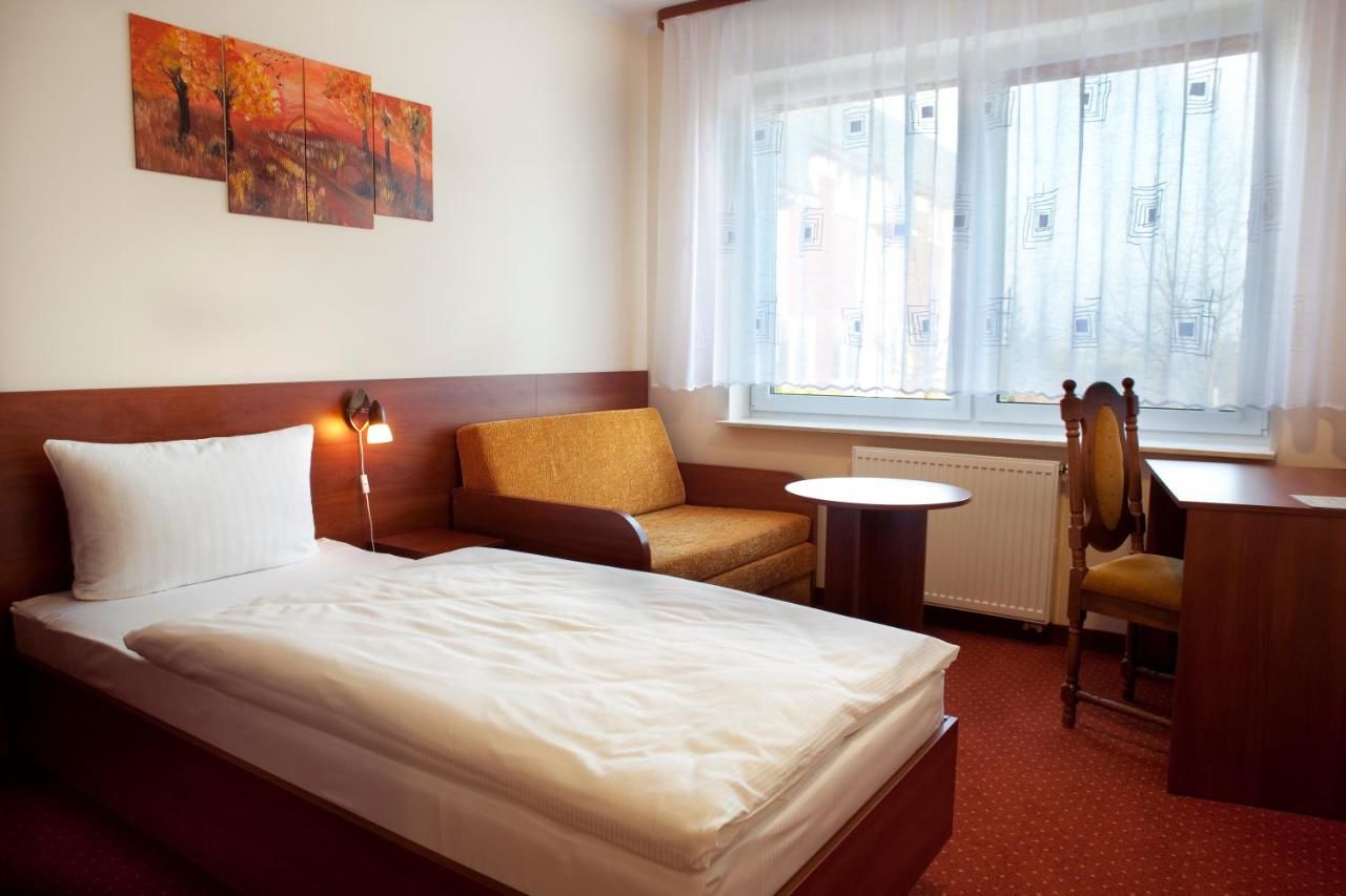 Отель Hotel Podróżnik Koszuty